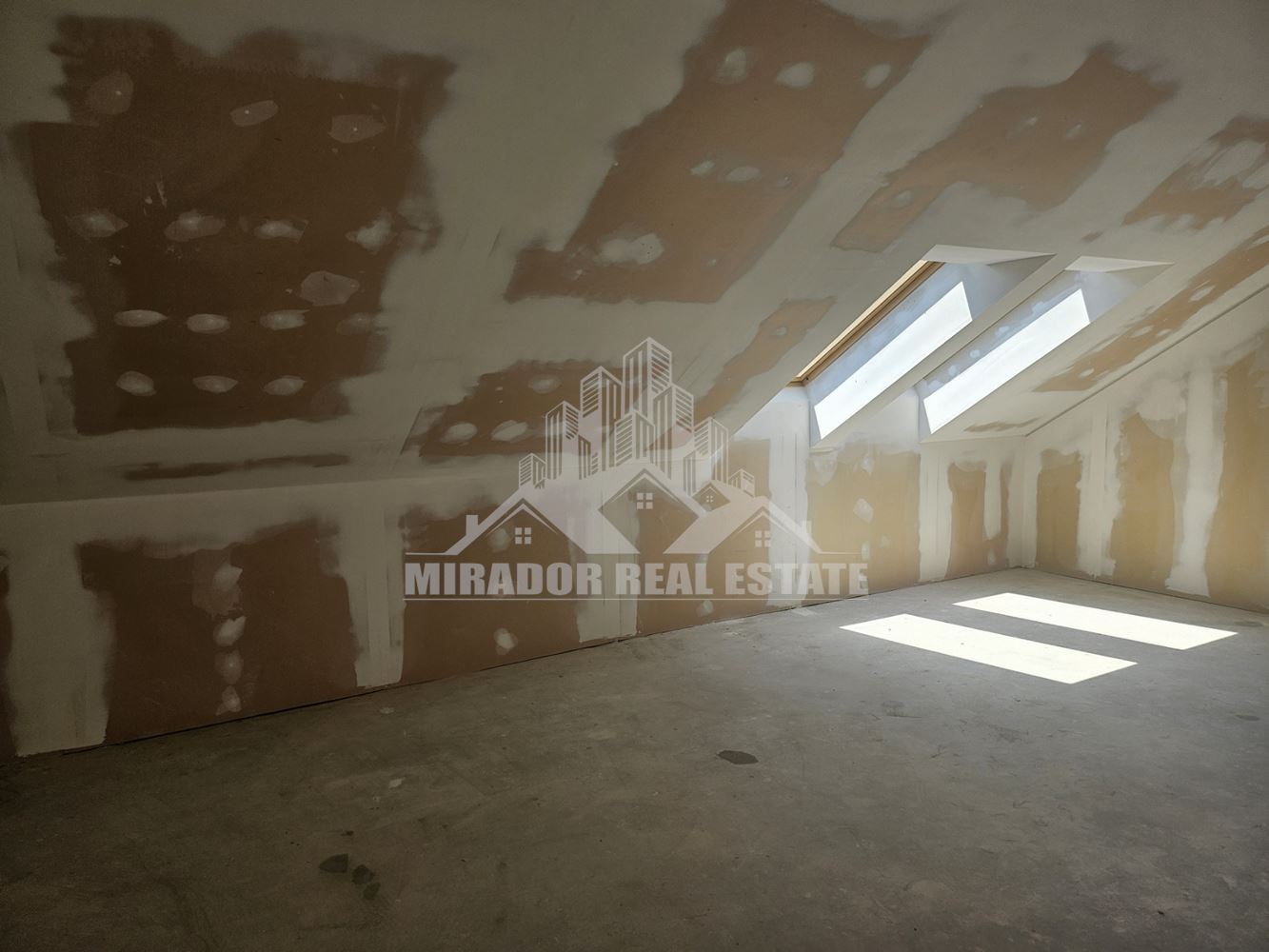 Функционална къща в Резиденшъл Парк Лозен-0 Функционална къща в Резиденшъл Парк Лозен - 0