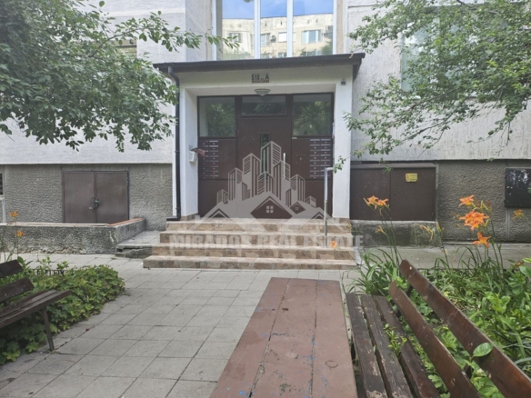 Просторен двустаен апартамент в кв .Люлин - 0