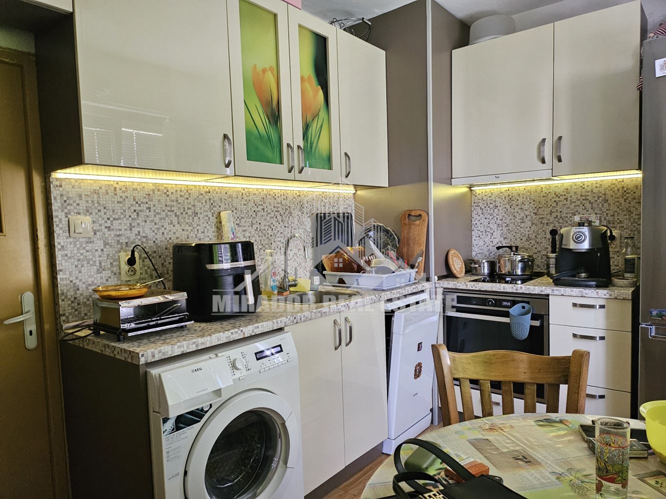 Просторен двустаен апартамент в кв .Люлин - 0