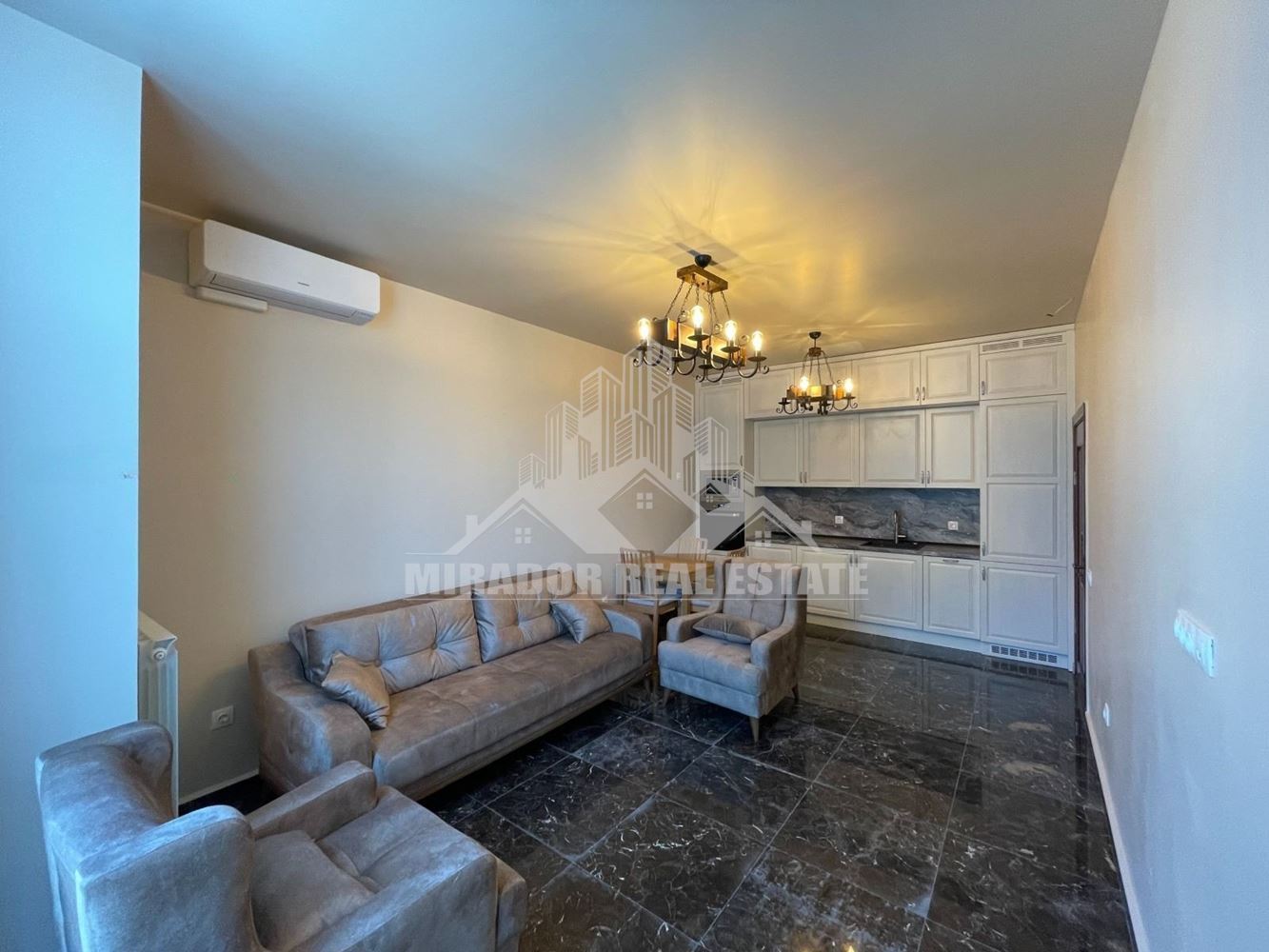 Двустаен Апартамент - жкЗона Б-19 - 0