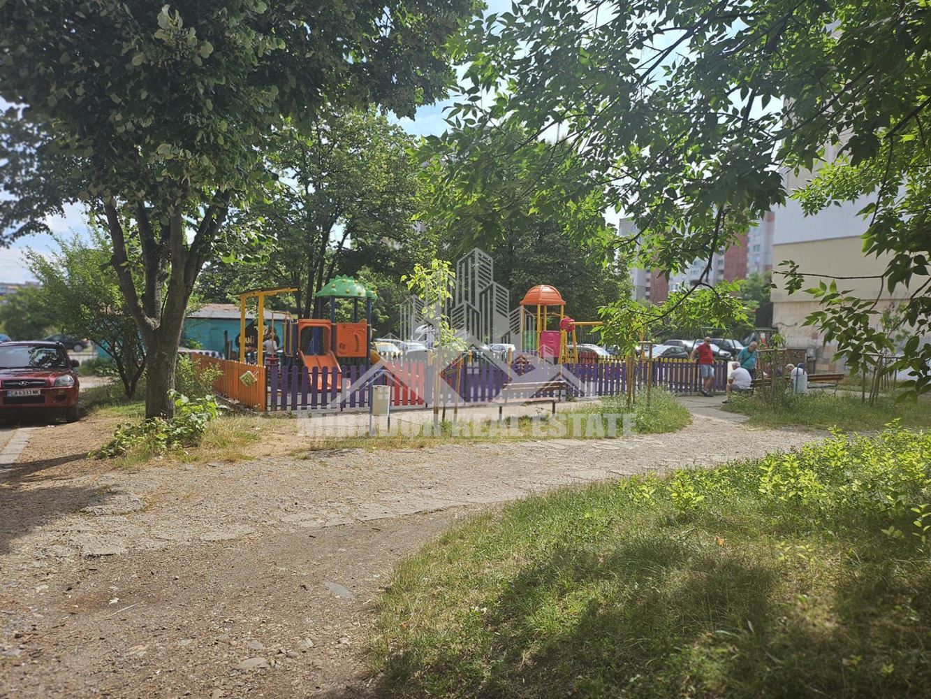 Просторен двустаен апартамент в кв .Люлин - 0