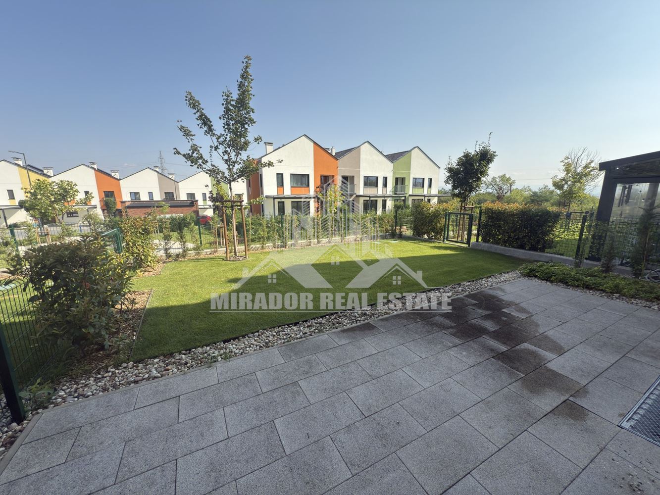 Функционална къща в Резиденшъл Парк Лозен-0 Функционална къща в Резиденшъл Парк Лозен - 0