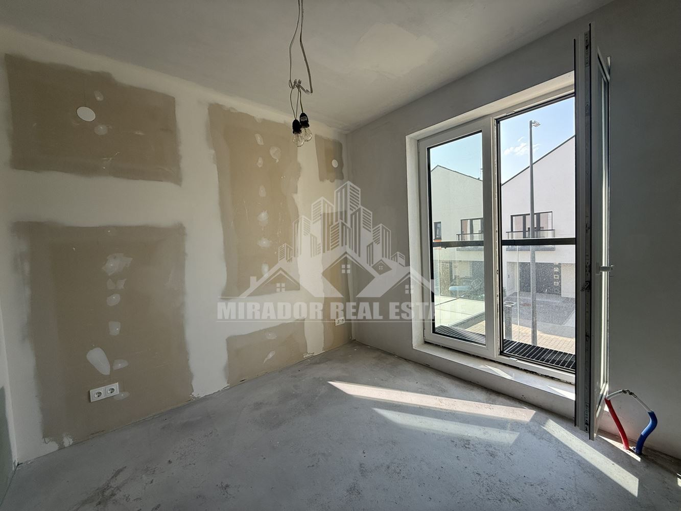 Функционална къща в Резиденшъл Парк Лозен-0 Функционална къща в Резиденшъл Парк Лозен - 0