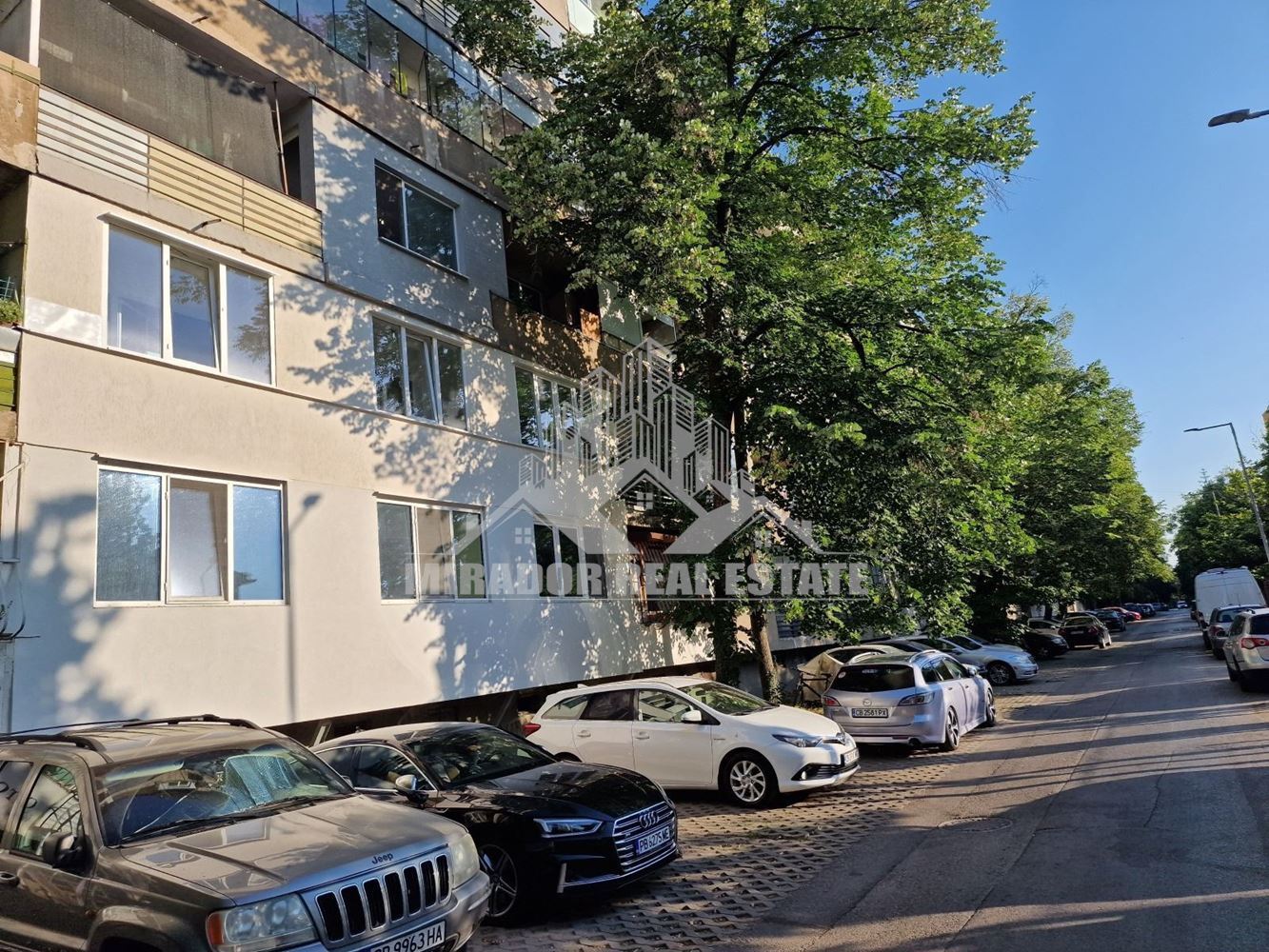 Тристаен Апартамент - Надежда 2 - 0