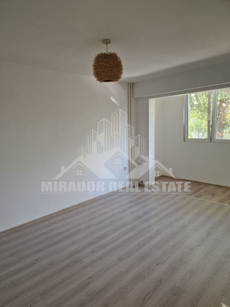 Тристаен Апартамент - Надежда 2 - 0