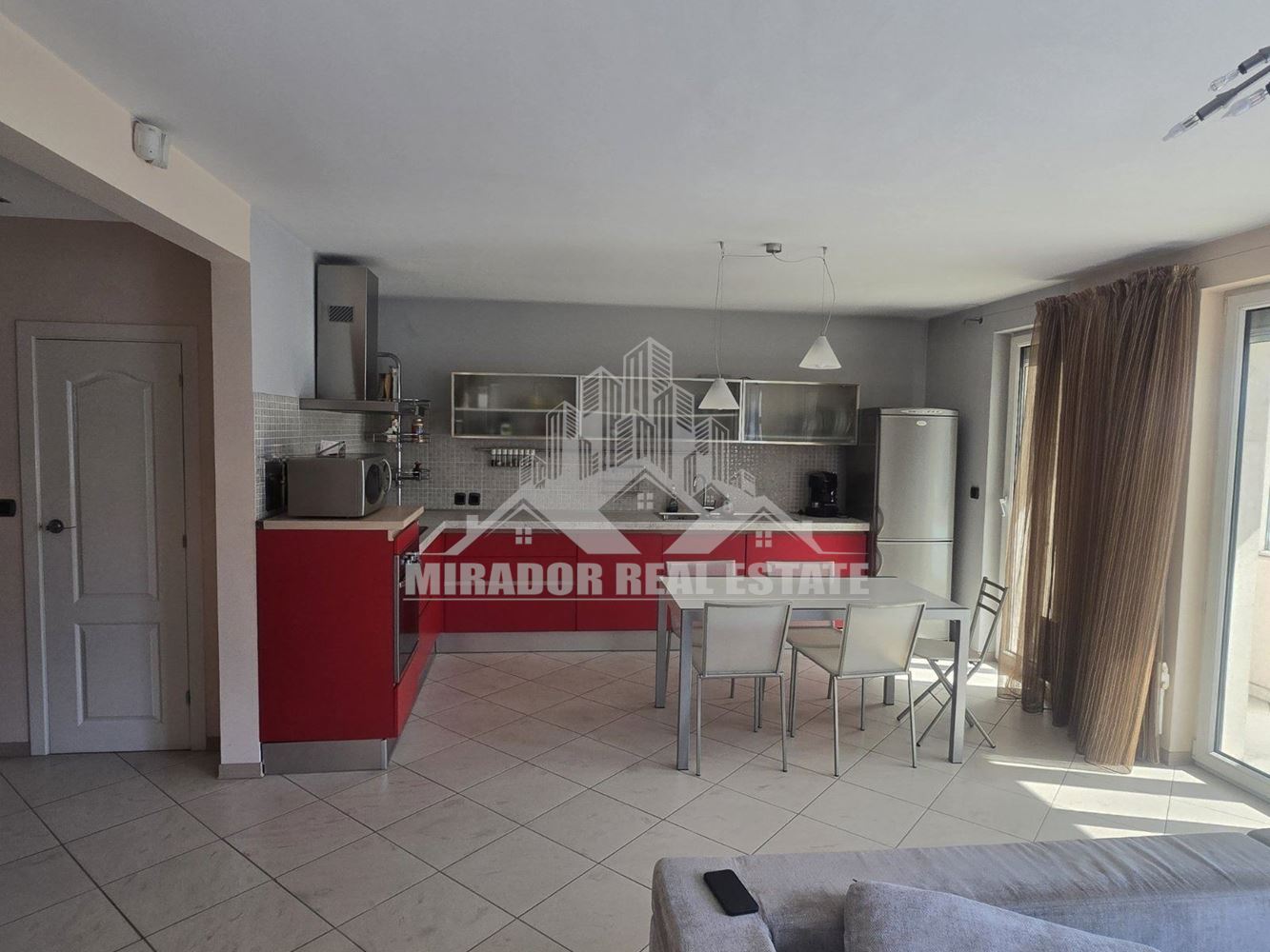 Тристаен Апартамент в кв.Бъкстон - 0