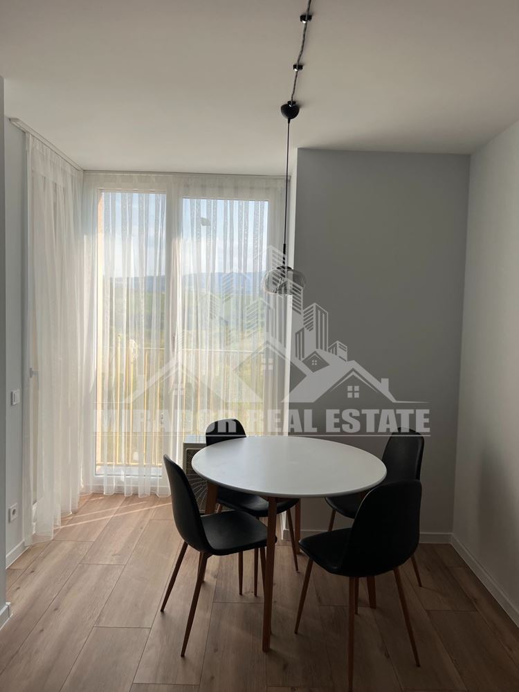 Двустаен апартамент в затворен комплекс - 0