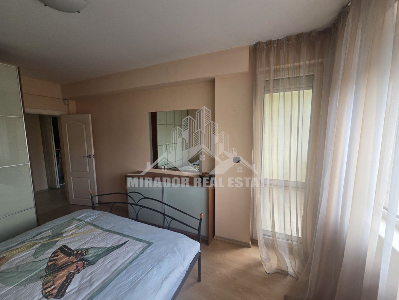 Тристаен Апартамент в кв.Бъкстон - 0