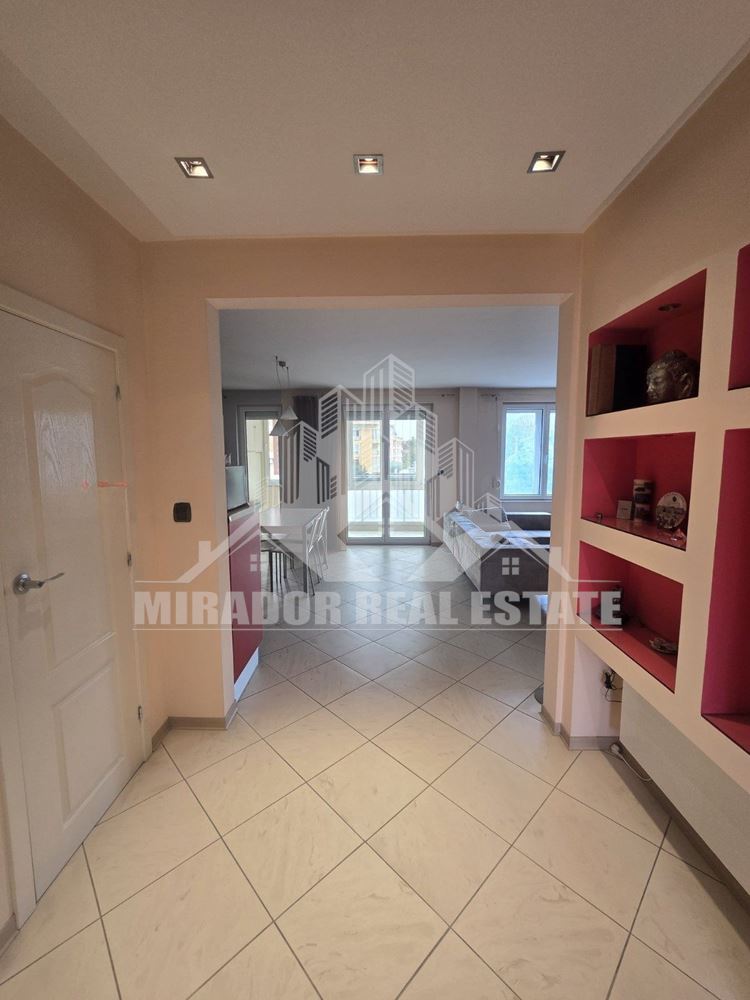 Тристаен Апартамент в кв.Бъкстон - 0