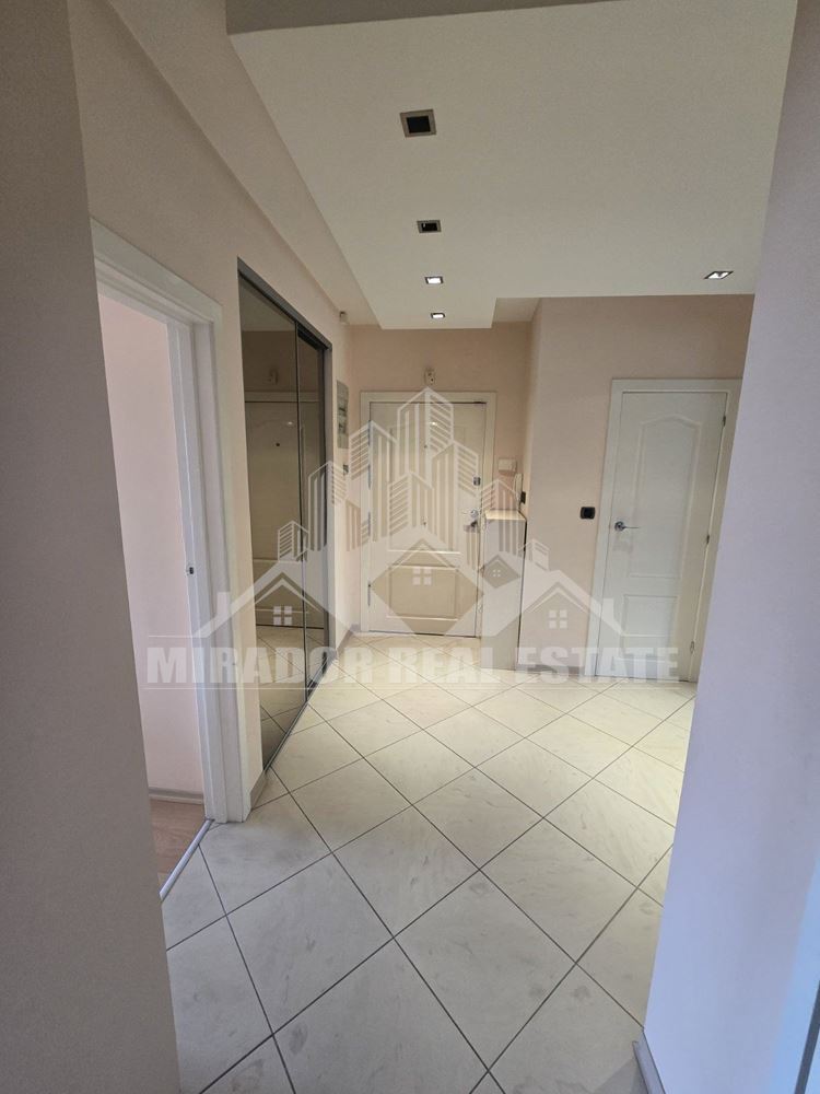 Тристаен Апартамент в кв.Бъкстон - 0