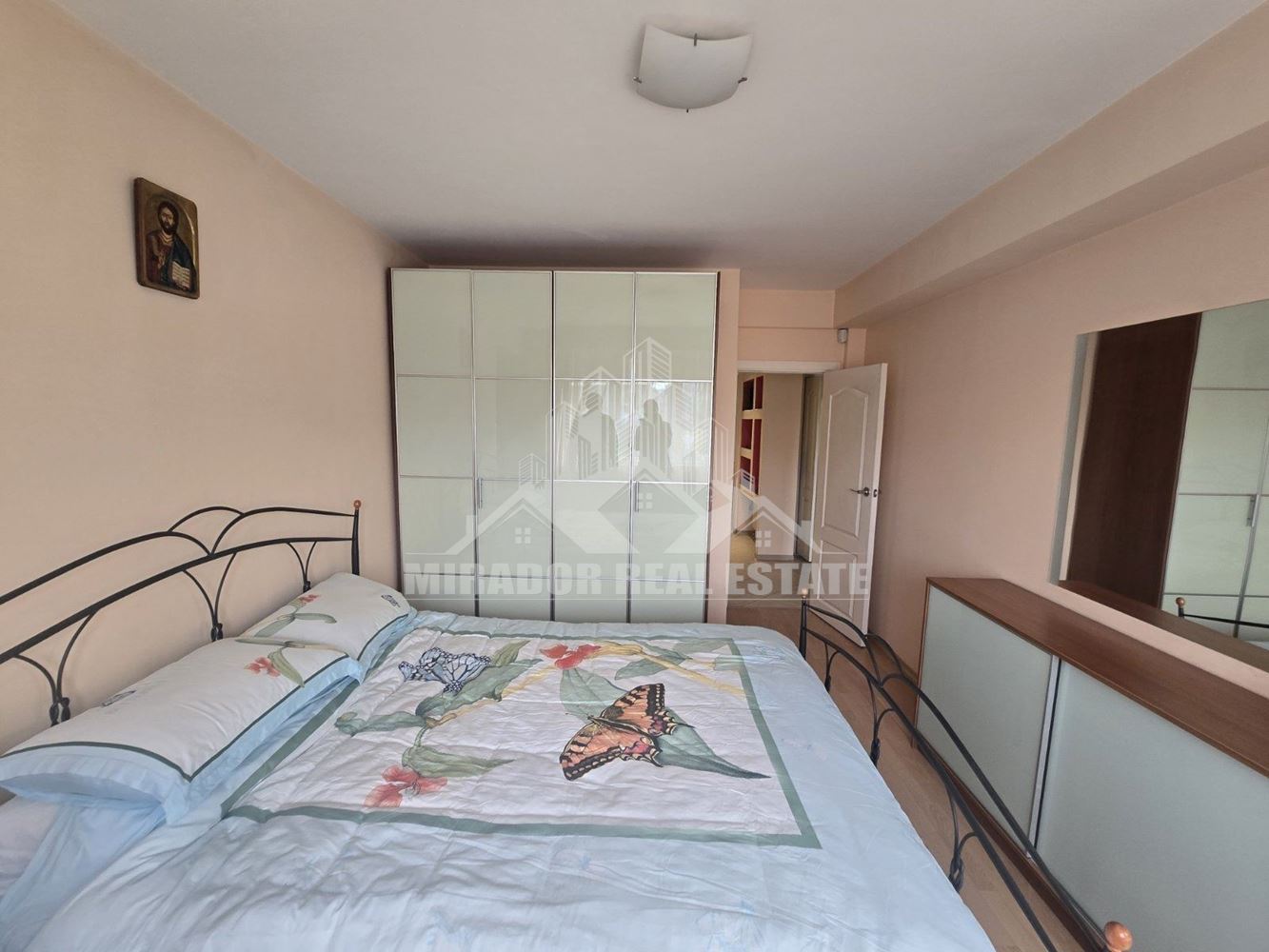 Тристаен Апартамент в кв.Бъкстон - 0