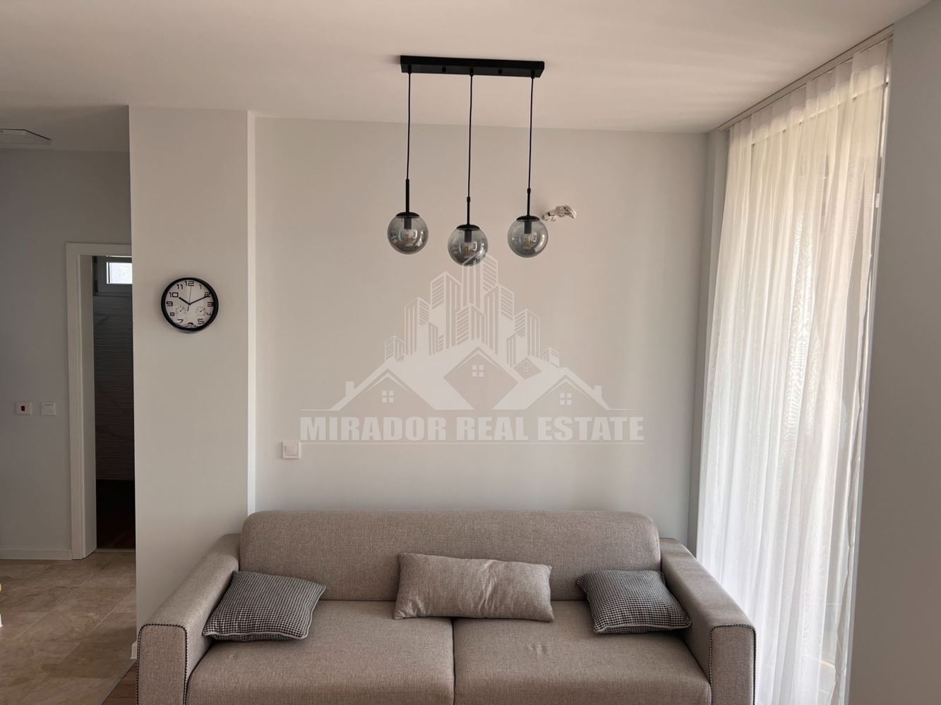 Двустаен апартамент в затворен комплекс - 0