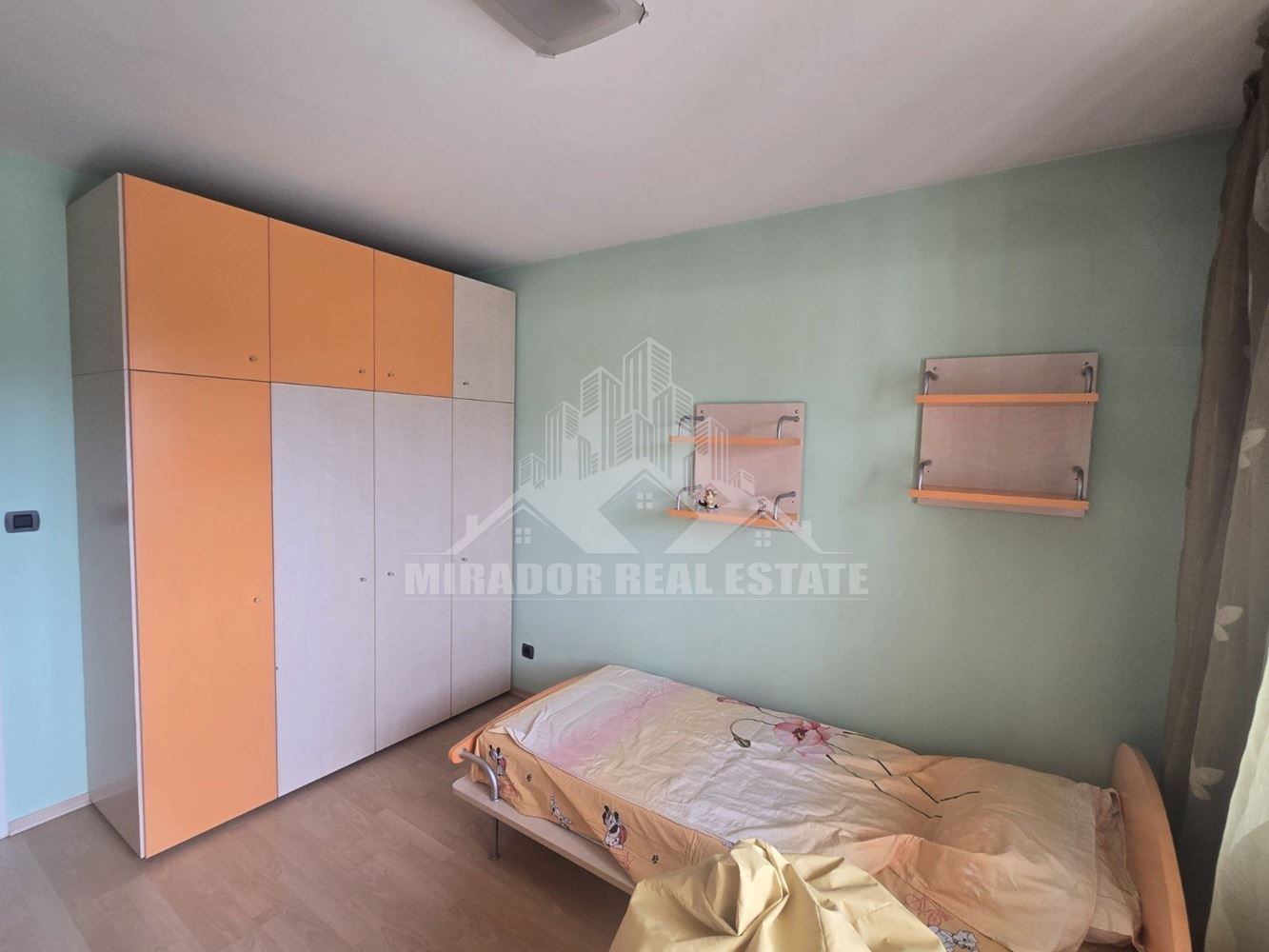 Тристаен Апартамент в кв.Бъкстон - 0