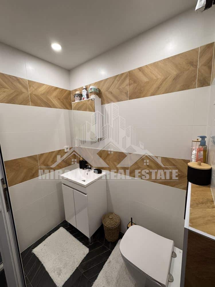 Двустаен Апартамент с двор в кв. Малинова Долина - 0