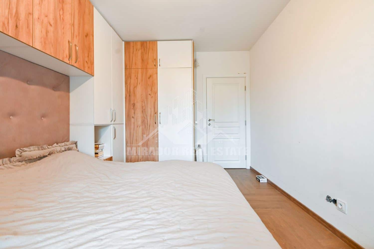 Двустаен Апартамент с двор в кв. Малинова Долина - 0