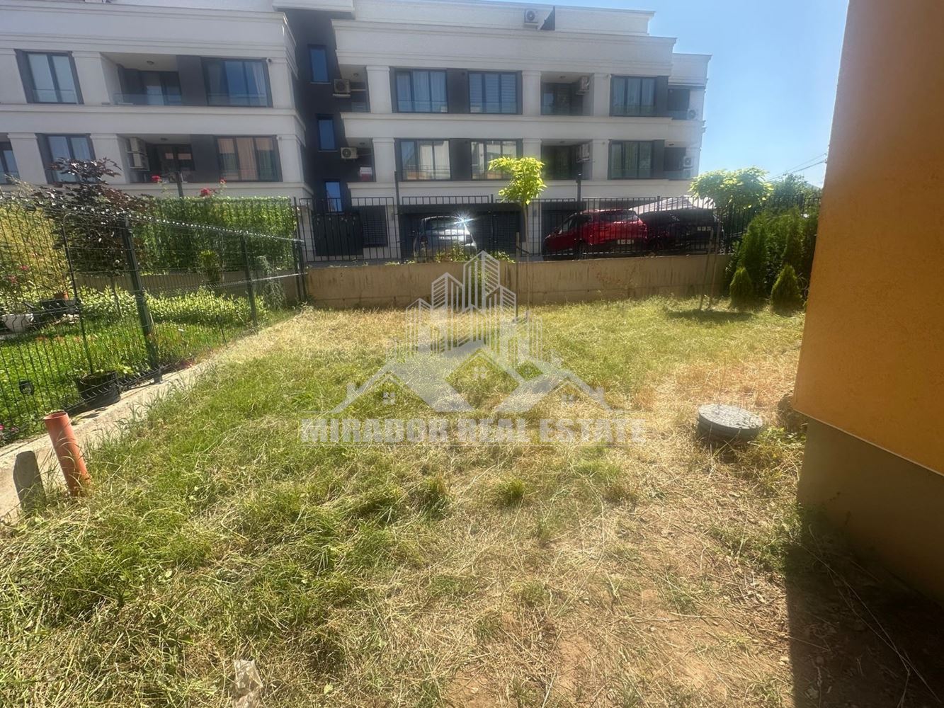 Тристаен Апартамент – кв. Витоша-0 Тристаен Апартамент - кв. Витоша - 0