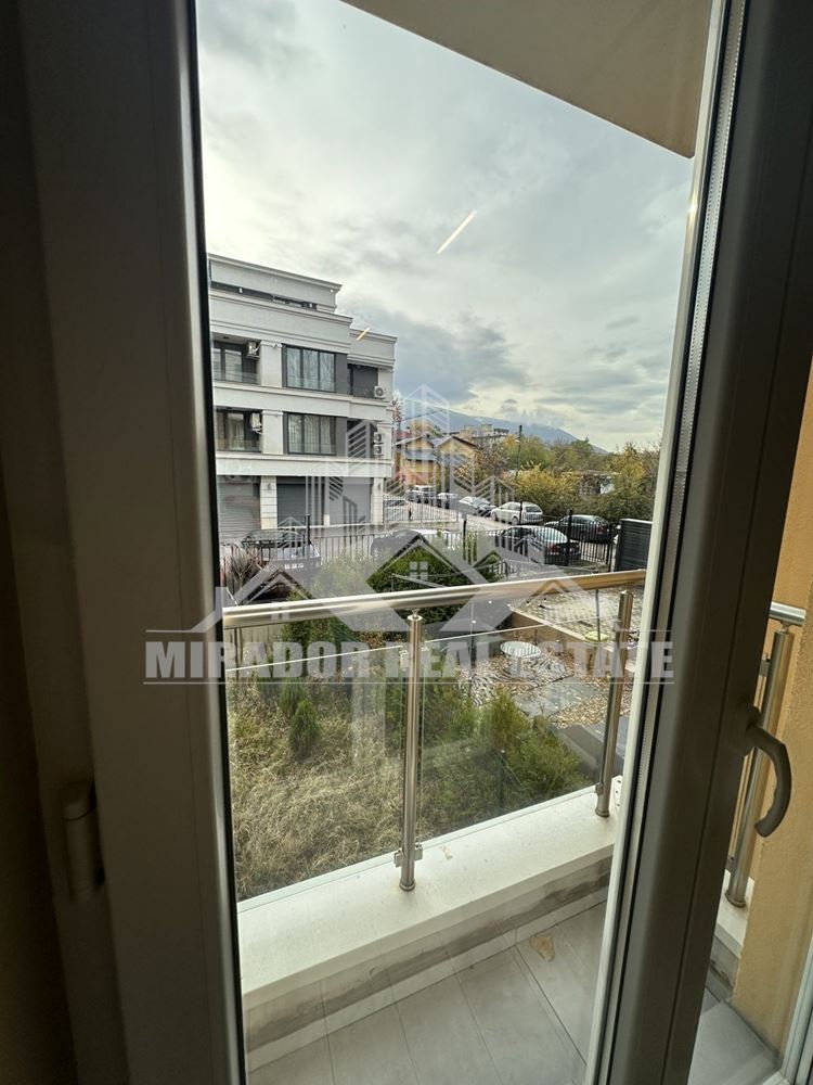 Тристаен Апартамент – кв. Витоша-0 Тристаен Апартамент - кв. Витоша - 0