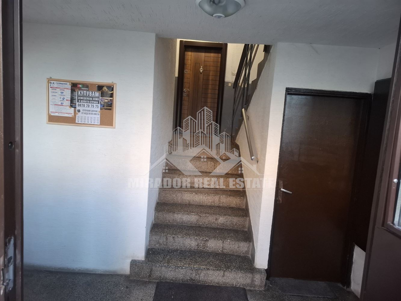 Компактен Тристаен Апартамент в кв.Хаджи Димитър - 0