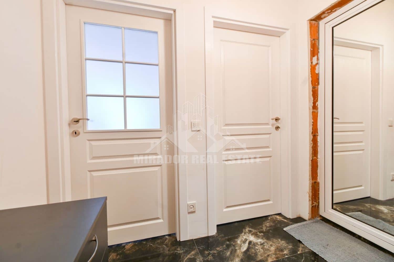 Двустаен Апартамент с двор в кв. Малинова Долина - 0