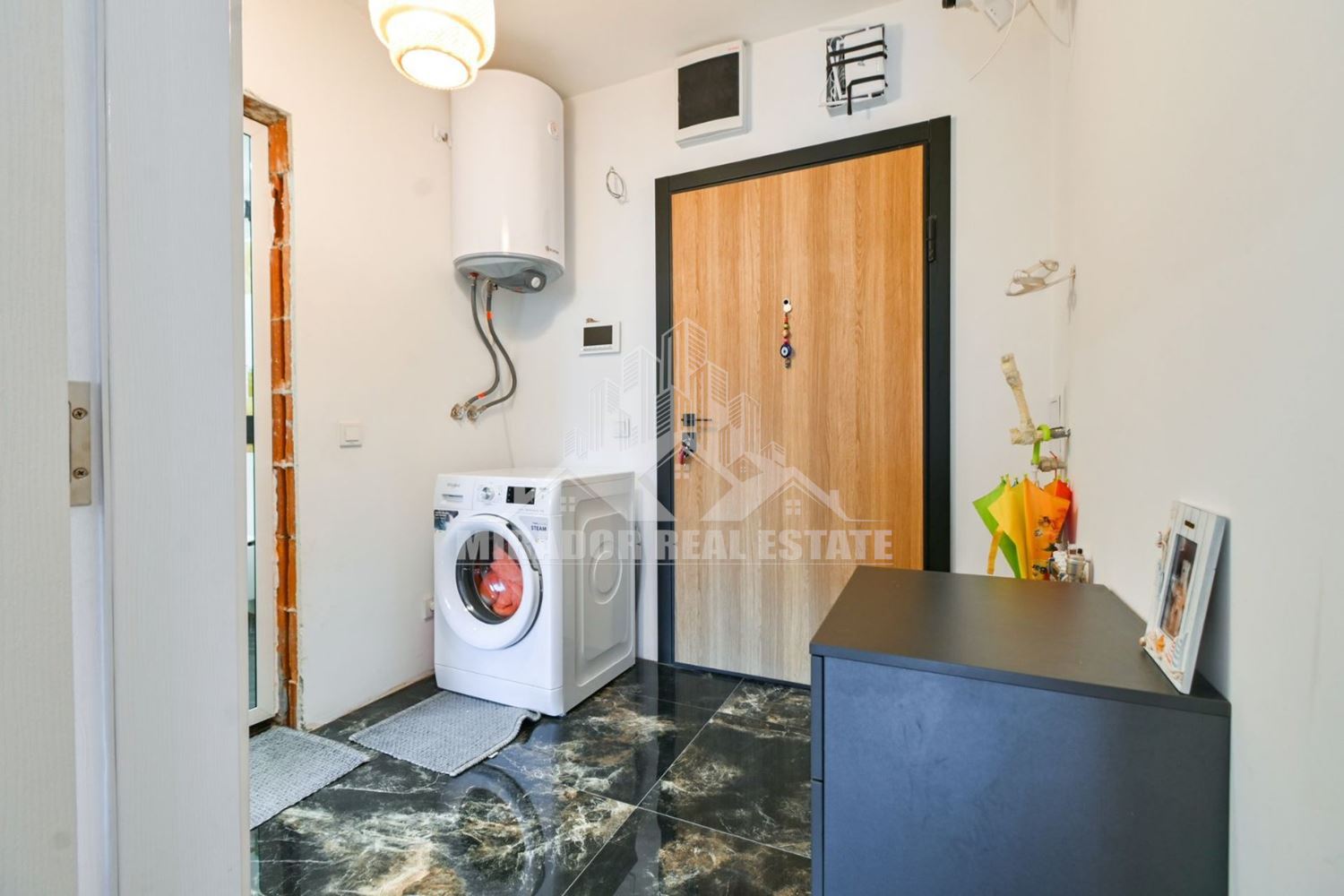 Двустаен Апартамент с двор в кв. Малинова Долина - 0