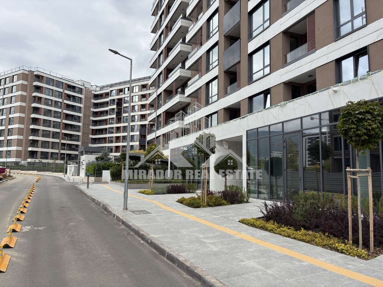 Луксозен двустаен в Младост 4 - 0