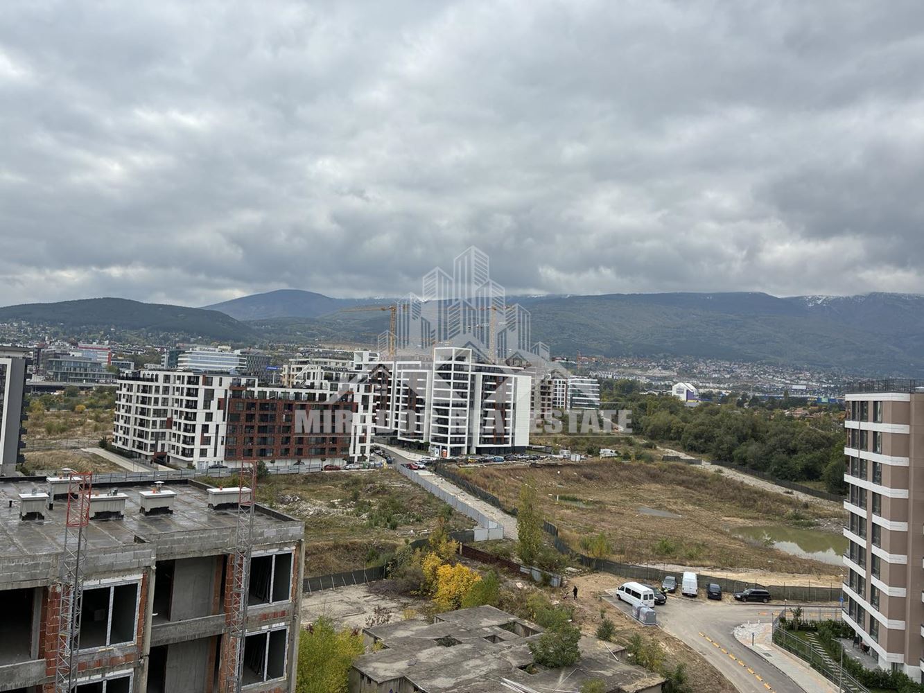 Луксозен двустаен в Младост 4 - 0