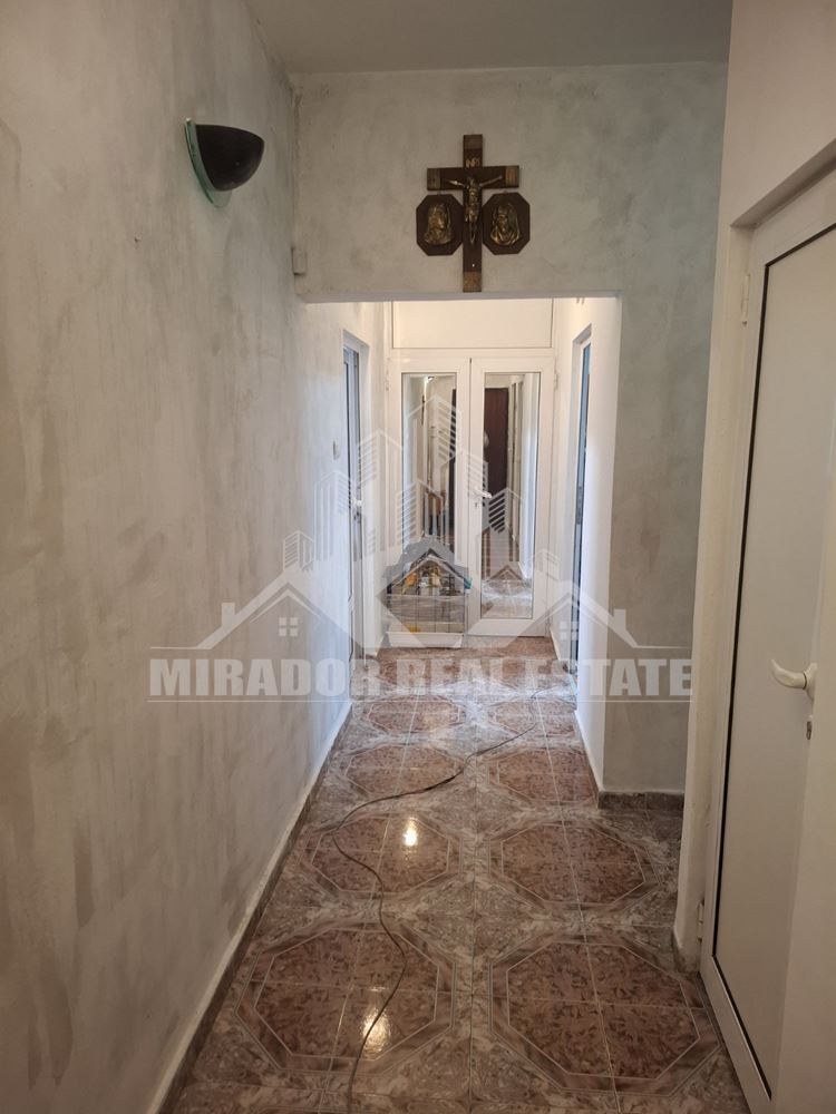 Компактен Тристаен Апартамент в кв.Хаджи Димитър - 0