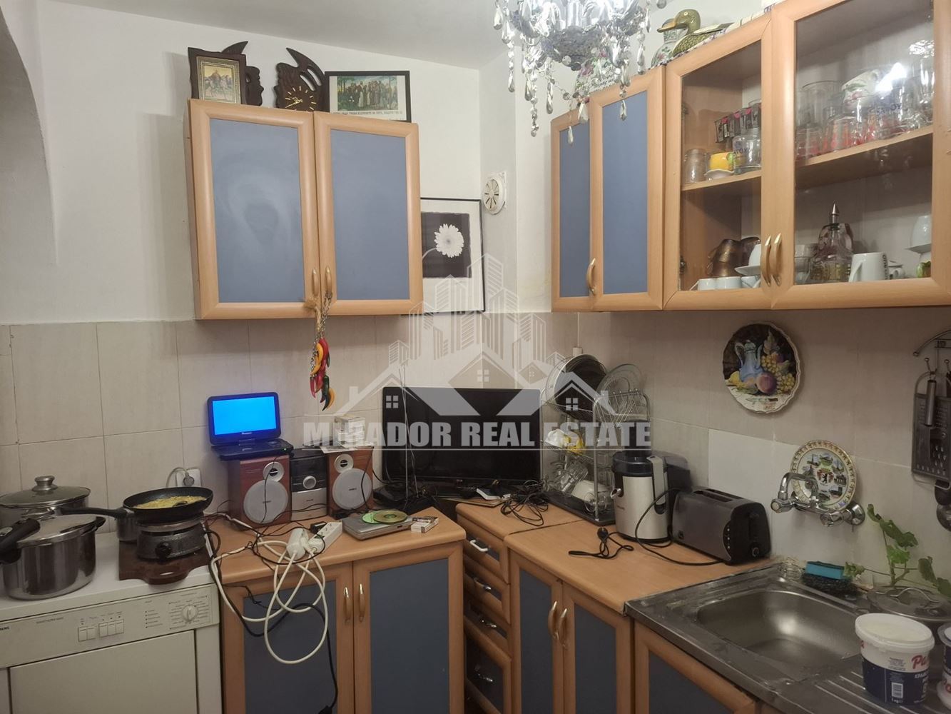 Компактен Тристаен Апартамент в кв.Хаджи Димитър - 0