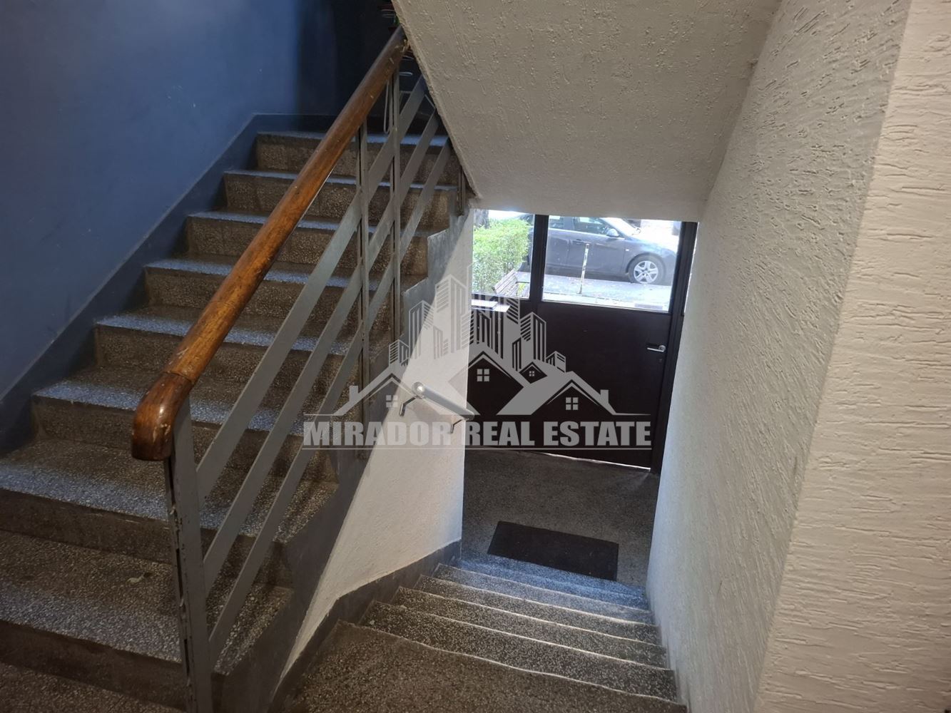 Компактен Тристаен Апартамент в кв.Хаджи Димитър - 0