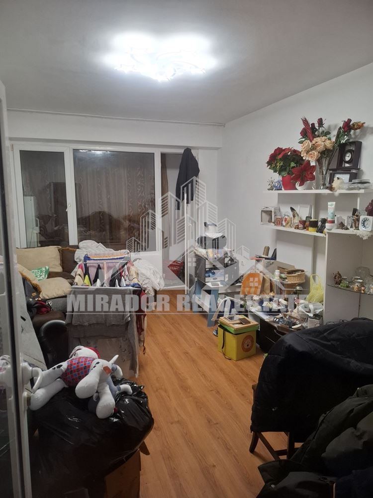 Компактен Тристаен Апартамент в кв.Хаджи Димитър - 0