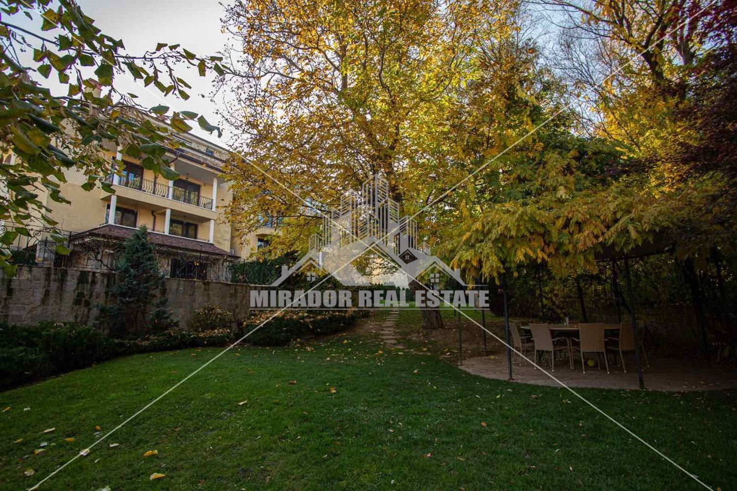 Тристаен Апартамент с двор под наем в кв. Симеоново - 0