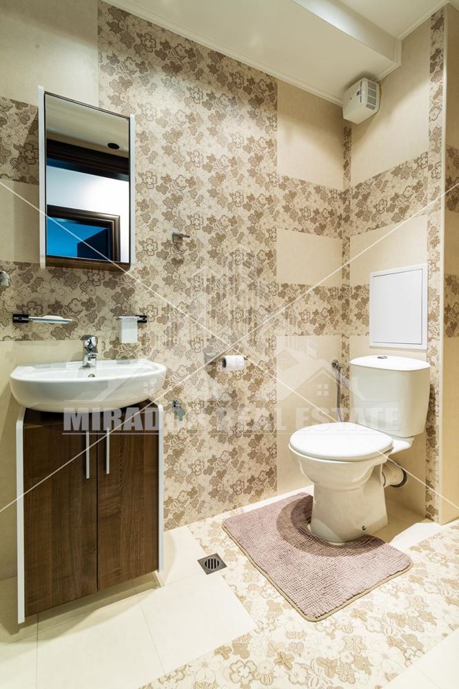 Тристаен Апартамент с двор под наем в кв. Симеоново - 0