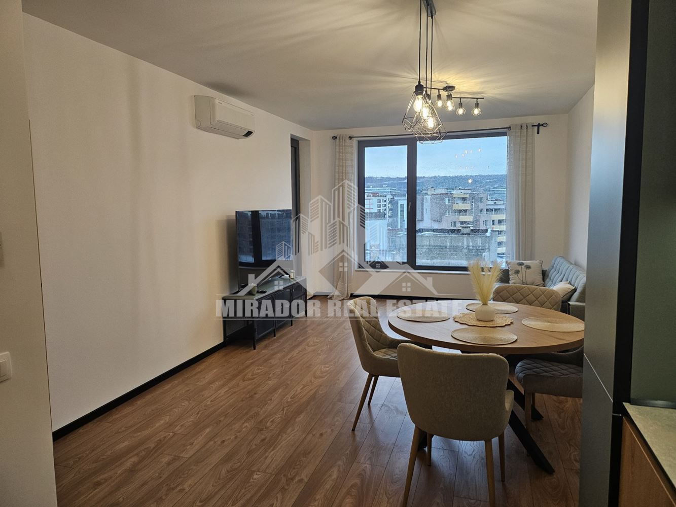 Луксозен двустаен в Младост 4 - 0