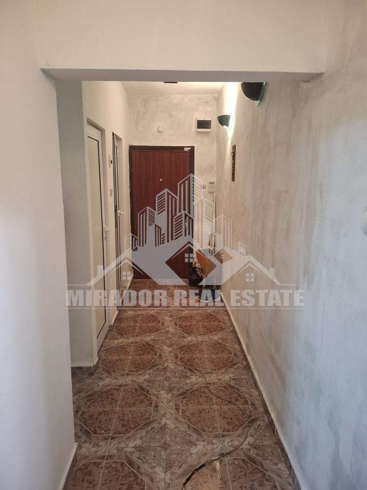 Компактен Тристаен Апартамент в кв.Хаджи Димитър - 0