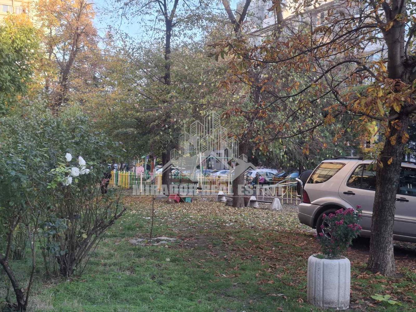 Компактен Тристаен Апартамент в кв.Хаджи Димитър - 0