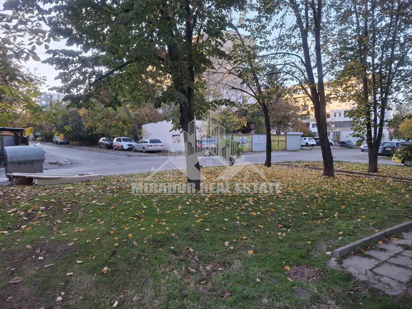 Компактен Тристаен Апартамент в кв.Хаджи Димитър - 0