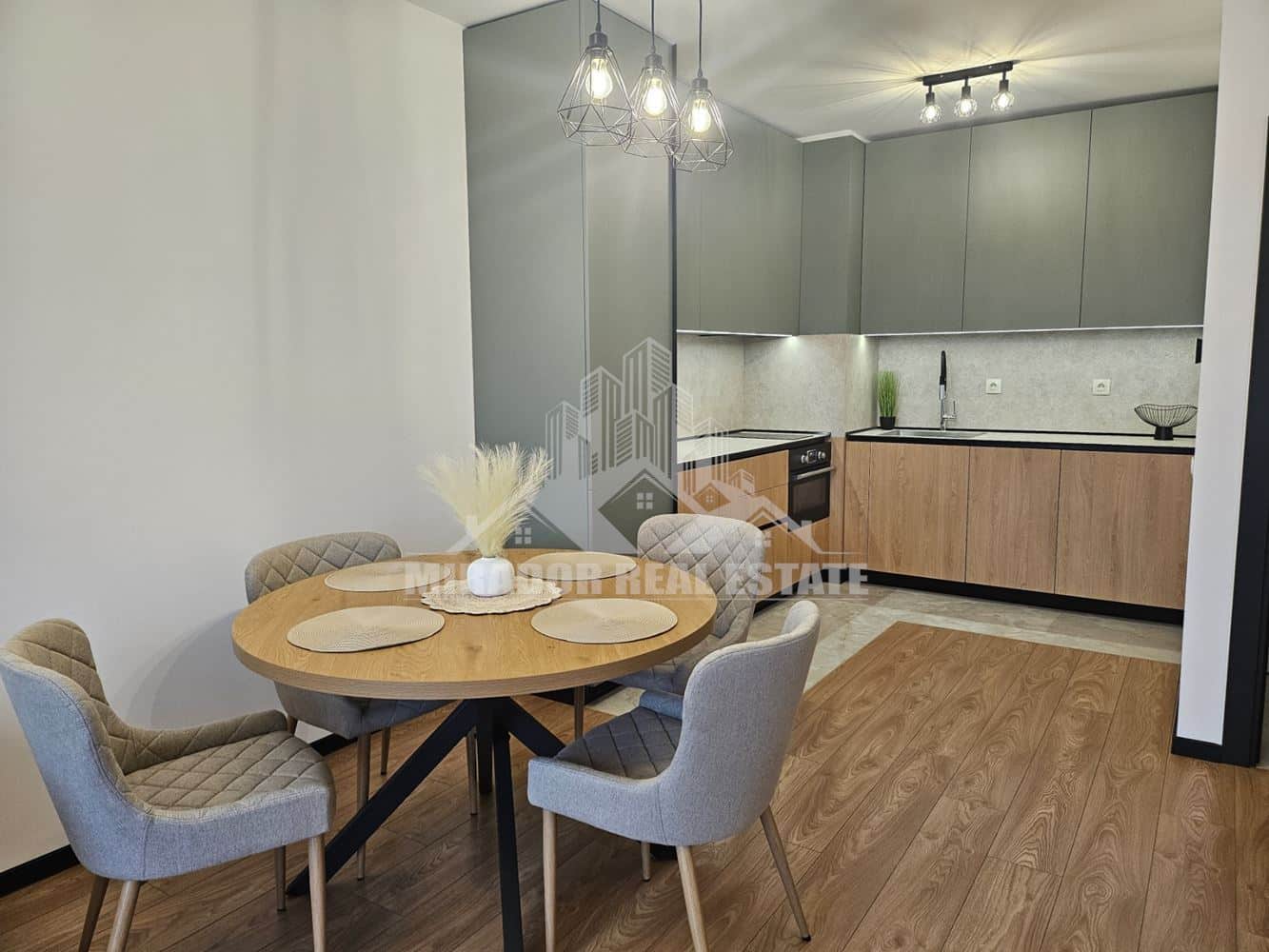 Луксозен двустаен в Младост 4 - 0