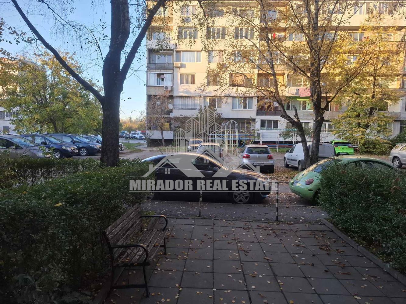 Компактен Тристаен Апартамент в кв.Хаджи Димитър - 0