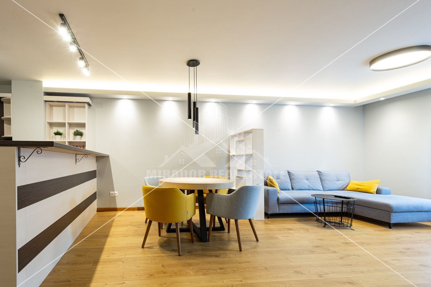 Тристаен Апартамент с двор под наем в кв. Симеоново - 0