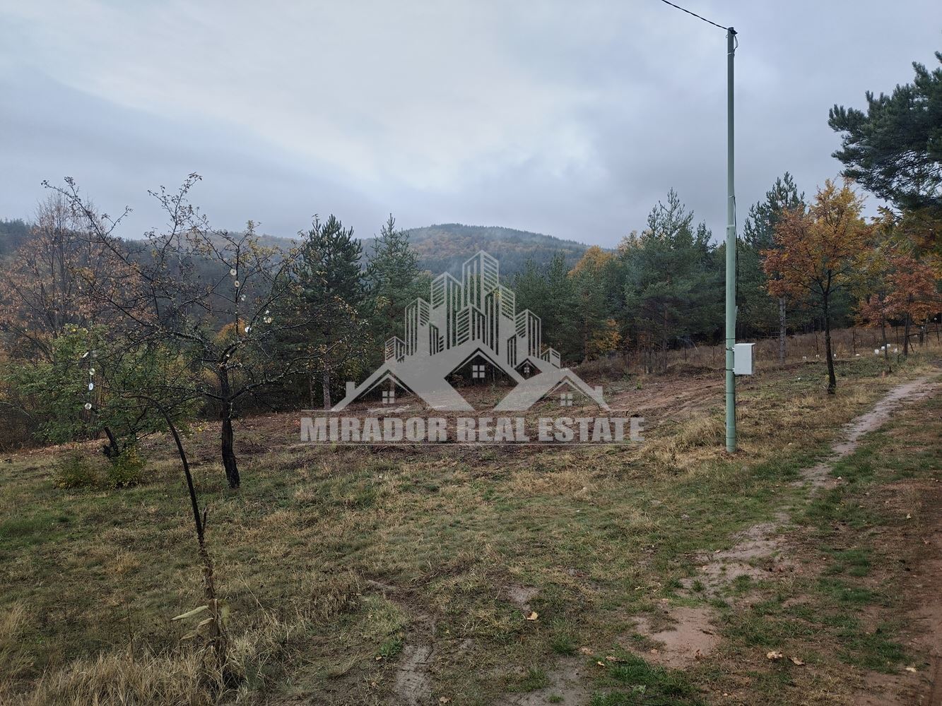 Парцел с ток и вода - 0