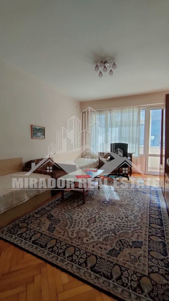 Двустаен Апартамент в кв,. Хаджи Димитър - 0