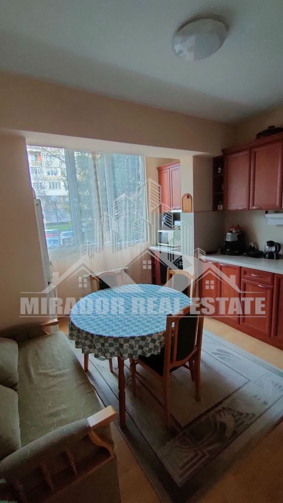 Двустаен Апартамент в кв,. Хаджи Димитър - 0