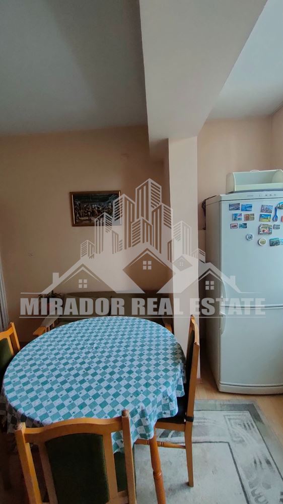 Двустаен Апартамент в кв,. Хаджи Димитър - 0