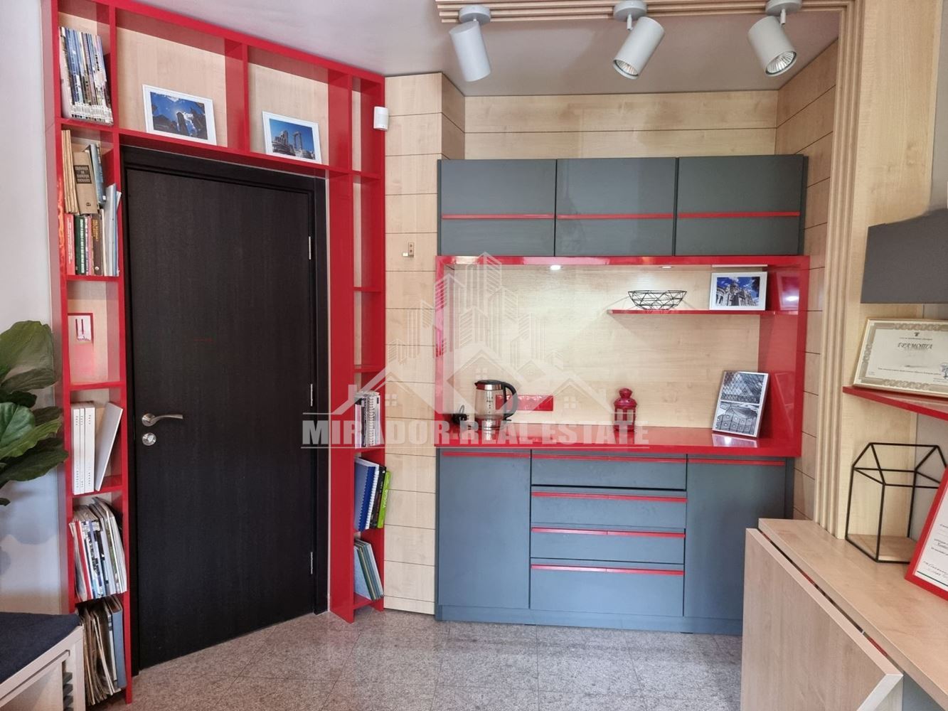 ОФИС в гр: София - Зона Б-5-3 - 0