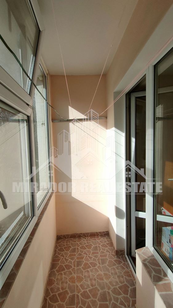 Двустаен Апартамент в кв,. Хаджи Димитър - 0