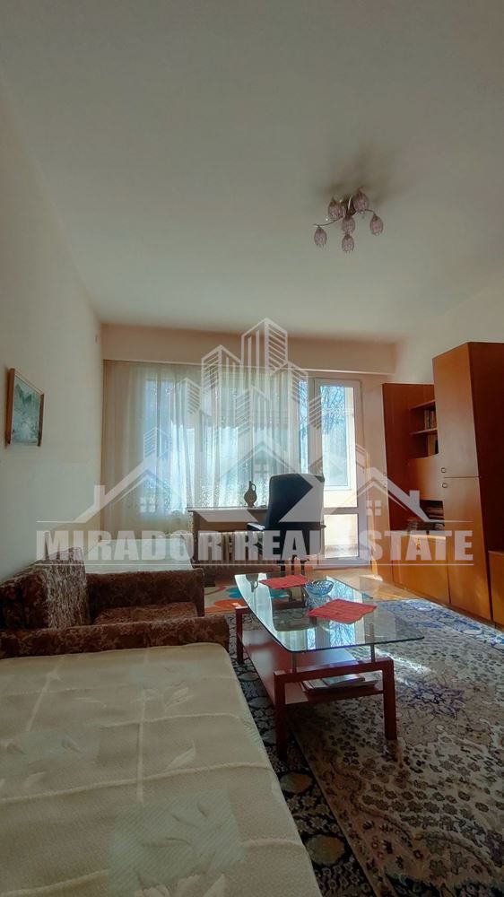 Двустаен Апартамент в кв,. Хаджи Димитър - 0