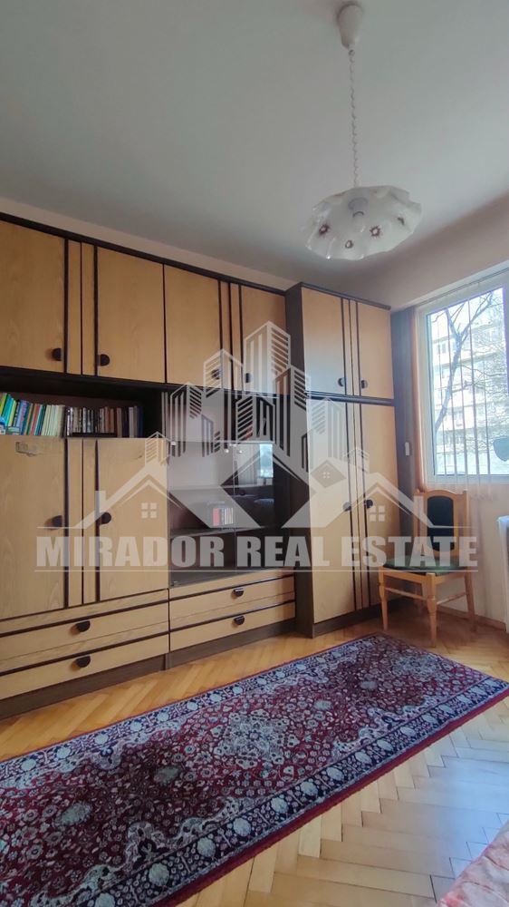 Двустаен Апартамент в кв,. Хаджи Димитър - 0