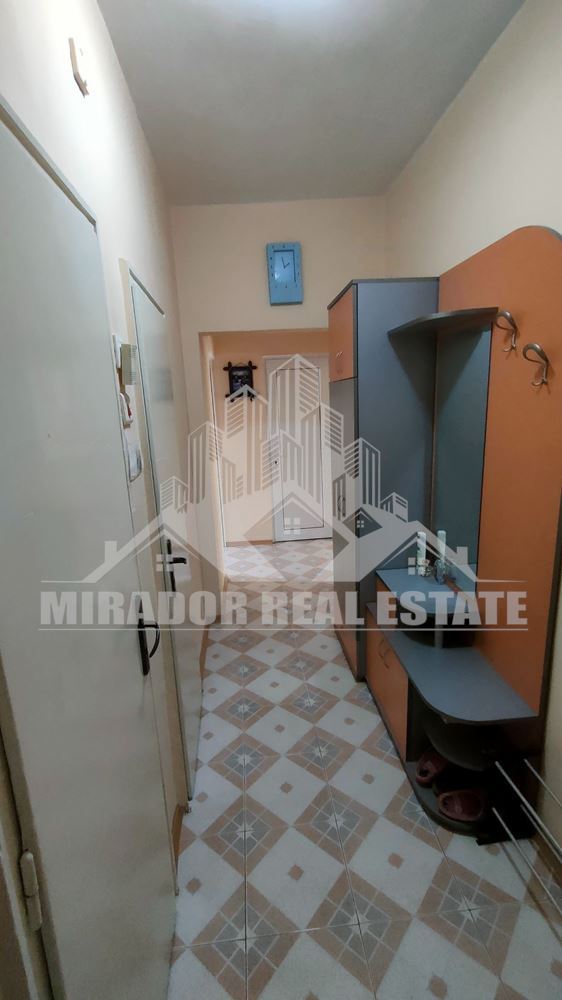 Двустаен Апартамент в кв,. Хаджи Димитър - 0