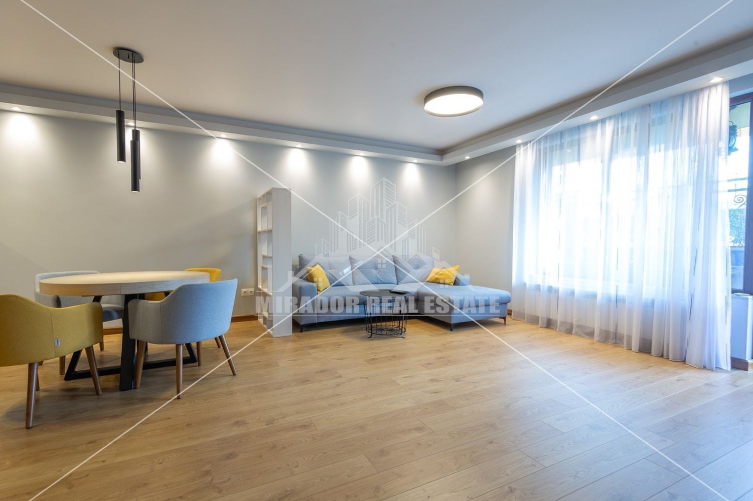 Тристаен Апартамент в кв. Симеоново - 0