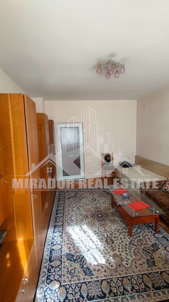 Двустаен Апартамент в кв,. Хаджи Димитър - 0